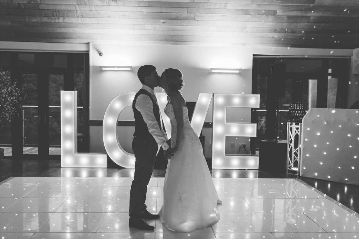 welsh_wedding_photographer_rachel_lambert_photography_canada_lake_lodge_michaela_haydn_ 103