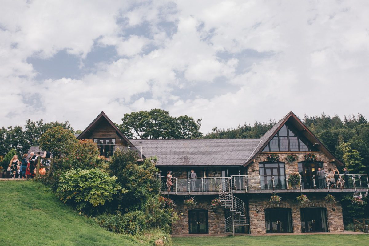 welsh_wedding_photographer_rachel_lambert_photography_canada_lake_lodge_michaela_haydn_ 32