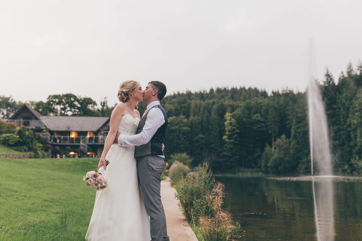 welsh_wedding_photographer_rachel_lambert_photography_canada_lake_lodge_michaela_haydn_ 91