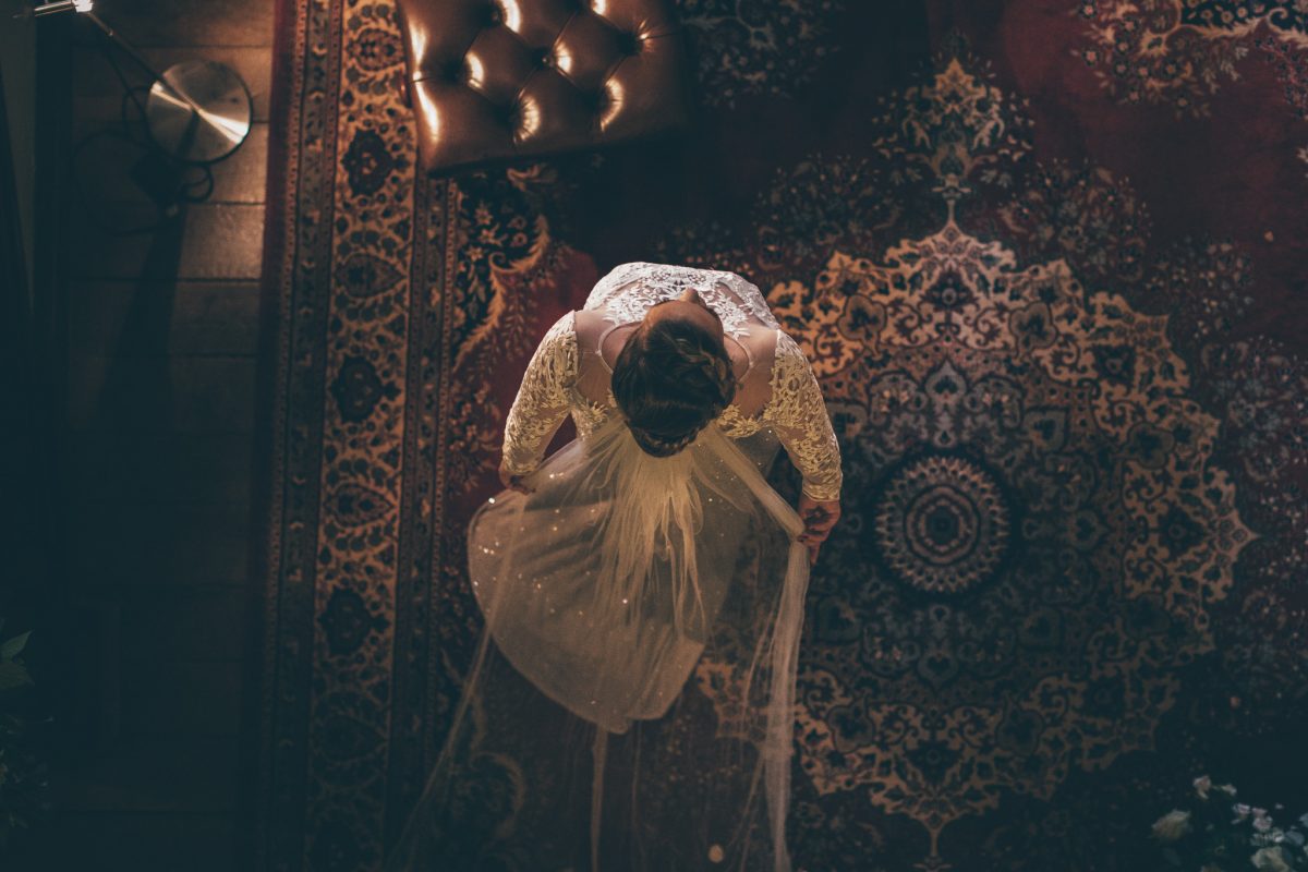 bride with long veil rachel lambert photography