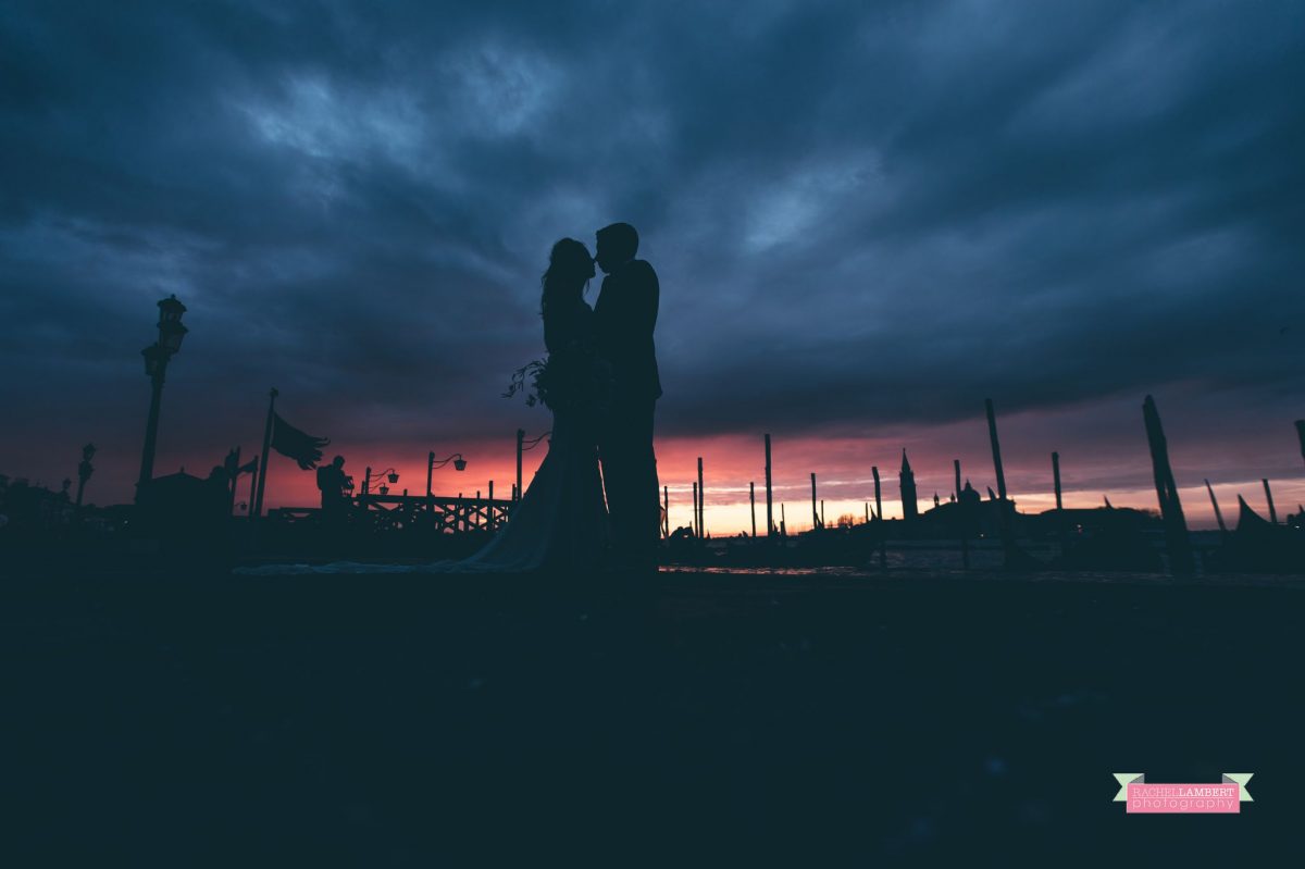 bride and groom sunrise st marks square Venice italy