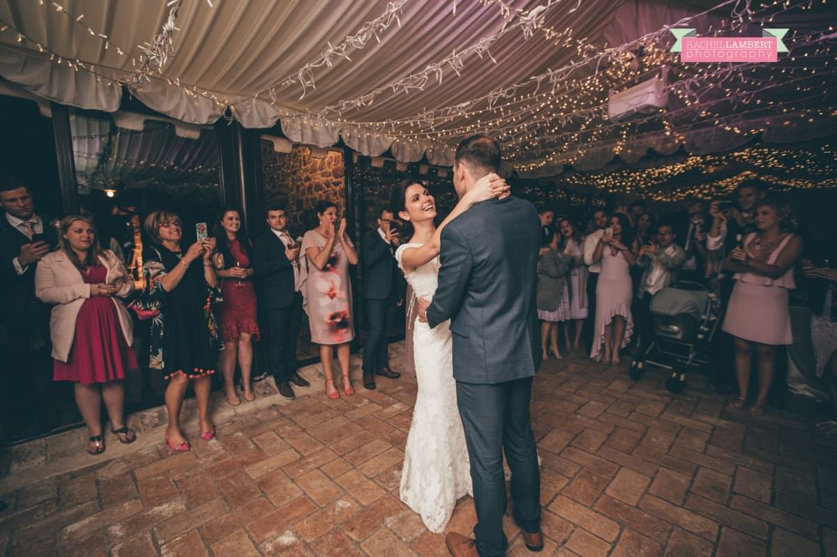 bride and groom first dance wedding in italy 