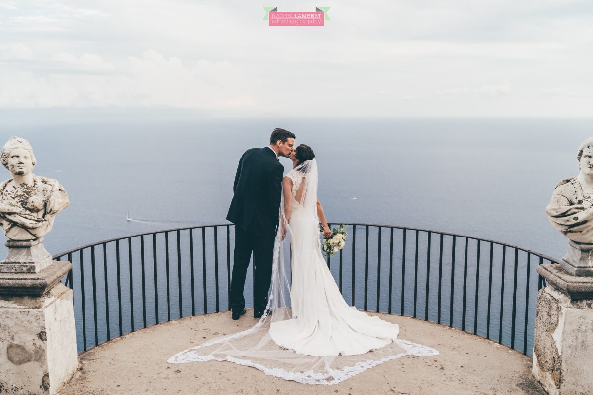 villa cimbrone ravello amalfi wedding photos bride and groom couple shots infinity terrace