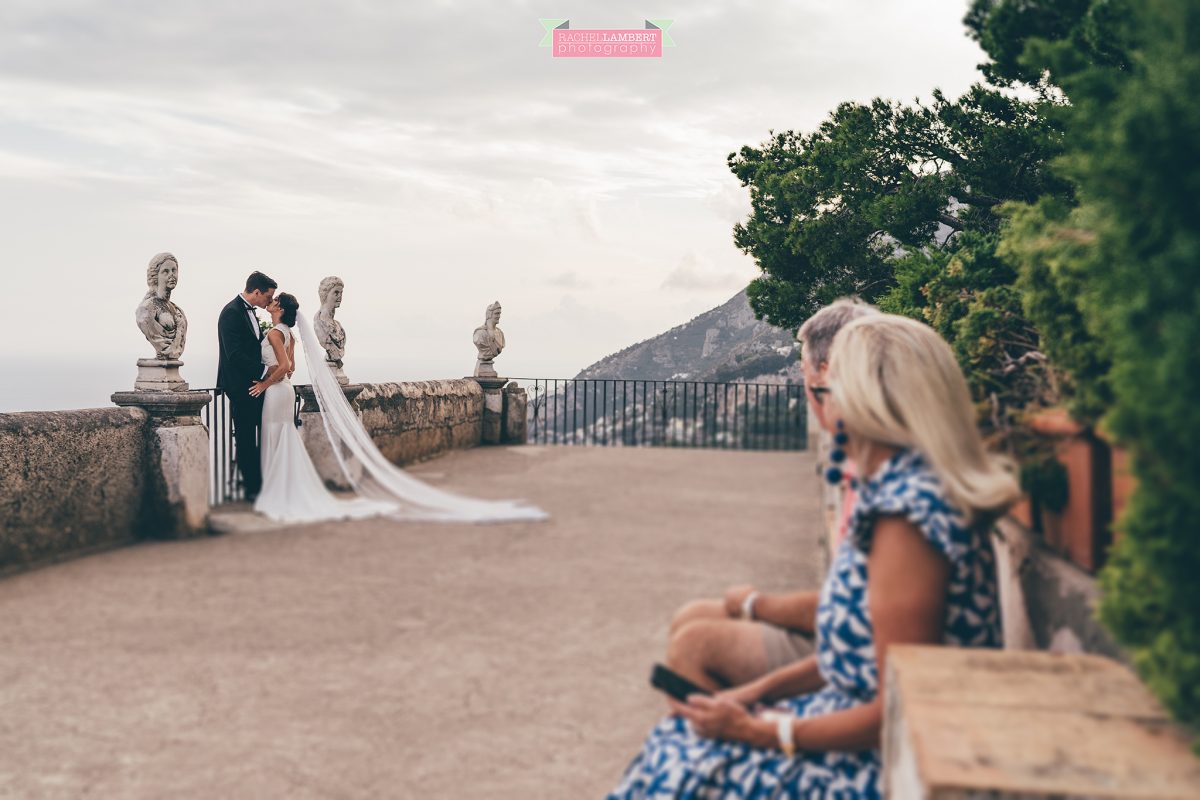 villa cimbrone ravello amalfi wedding photos bride and groom