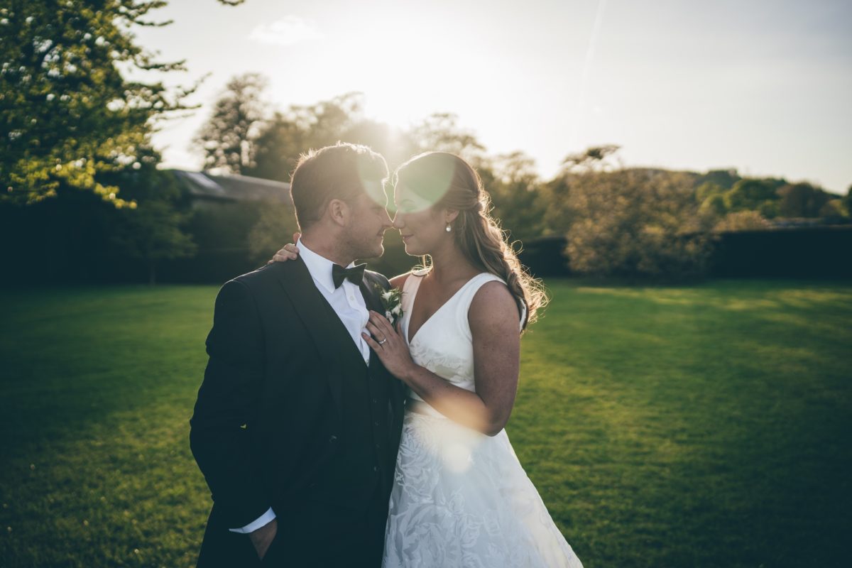 How to plan my wedding day golden hour