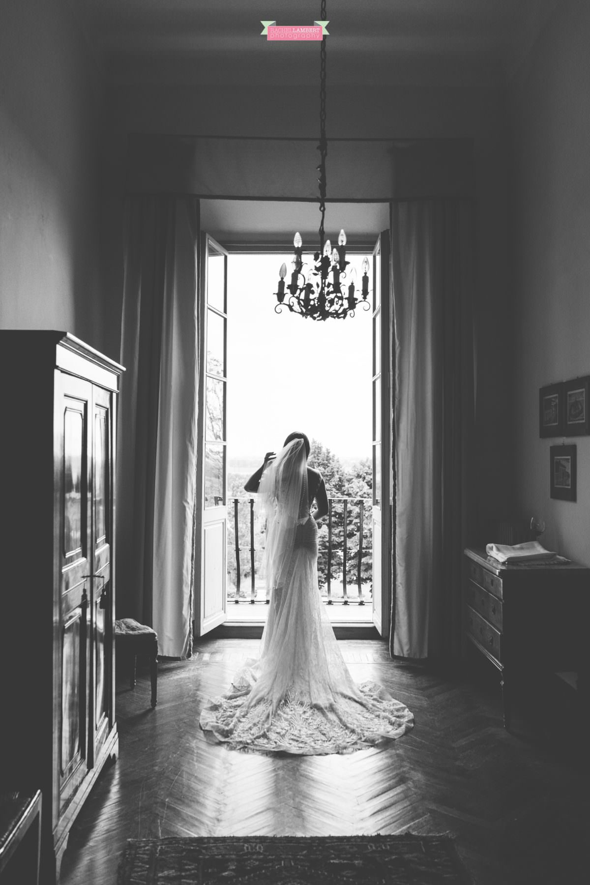 destination weddings photographers in italy pisa villa lungomonte the bride