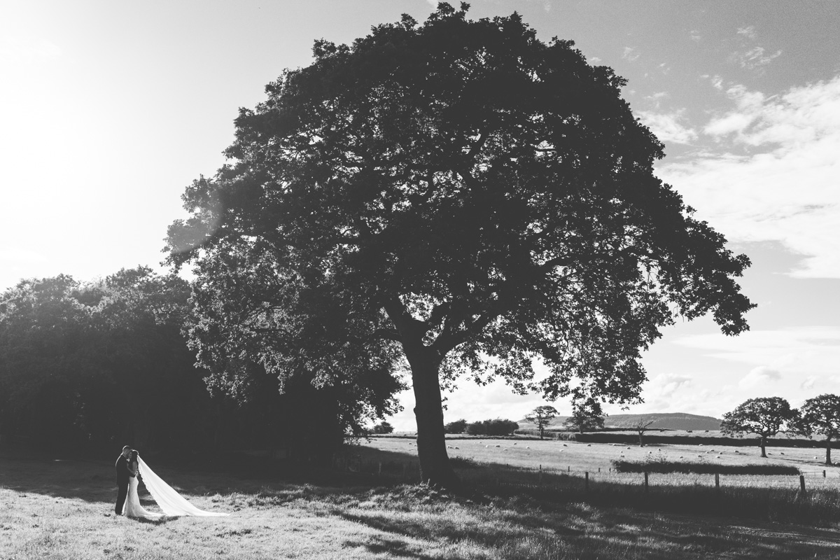 0890_leah_leigh_llanerch_vineyard_best_cardiff_wedding_photographers