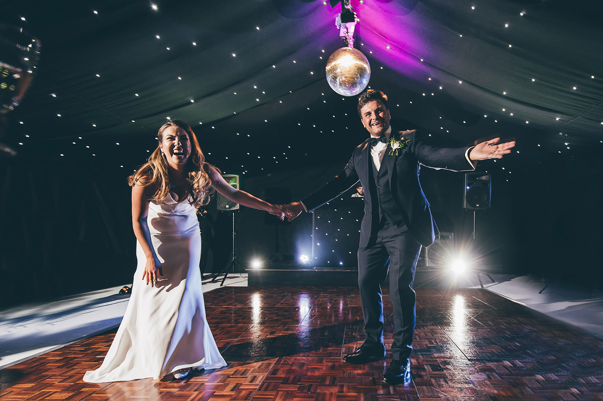 planning your wedding day first dance